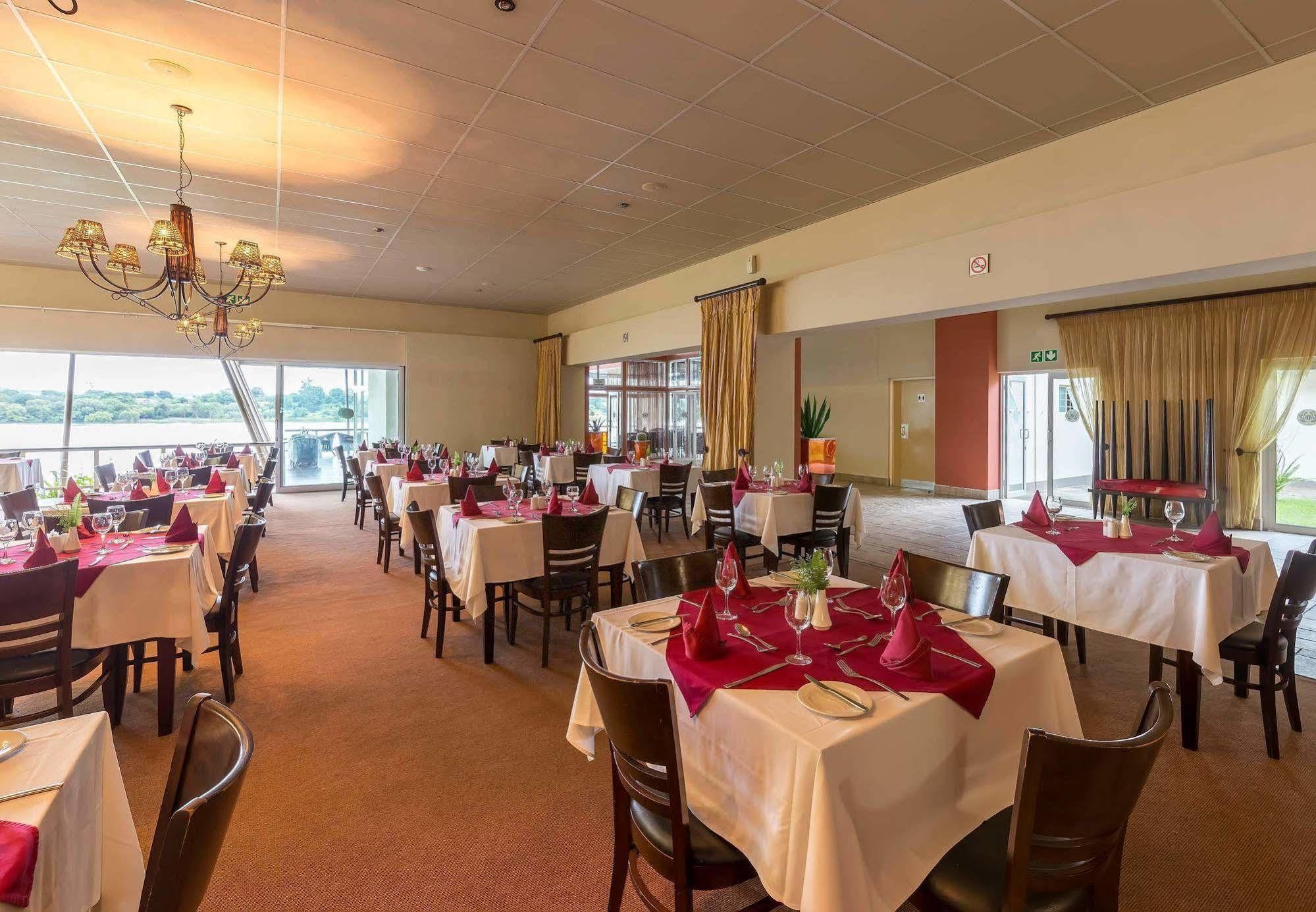 Protea Hotel By Marriott Zambezi River Lodge Katima Mulilo Εξωτερικό φωτογραφία